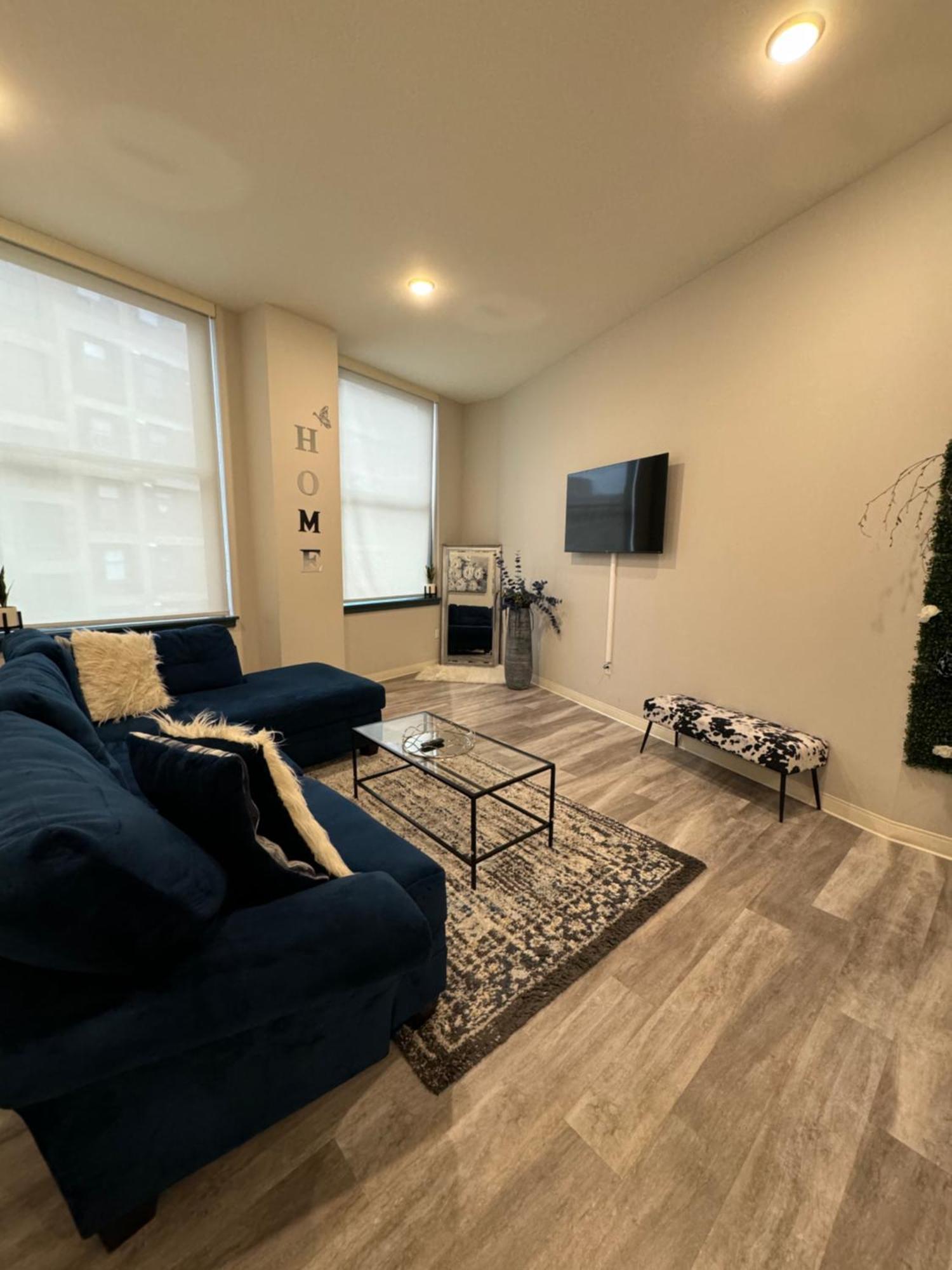 Beautiful Condo/Rooftop Patio With Free Parking Cleveland Exterior photo